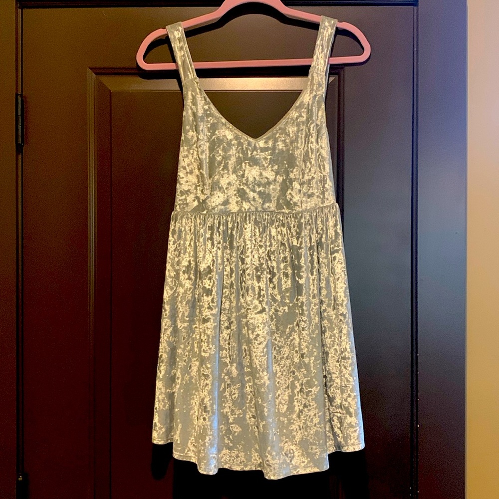 Fun dress size M. Brand: Salt Water Luxe. Light weight. Can be dressed up/down.